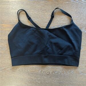 PINK SEAMLESS SCOOP RACERBACK SPORTS BRA